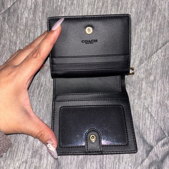 Coach Snap Wallet with Lips print - Picture 7 of 7